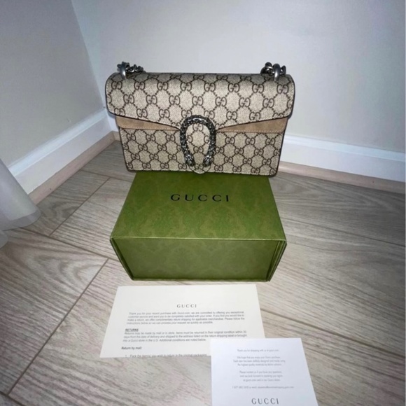 Gucci Purse - Picture 1 of 15